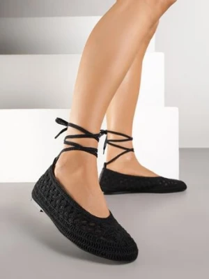 Czarne Balerinki Vices z Szydełkową Cholewką i Wiązaniem Wokół Kostki Ernelia