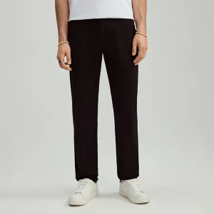 Czarne bawełniane spodnie chino fit House