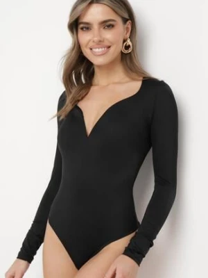 Czarne Body z Wcięciem na Dekolcie i Długimi Rękawami Devereua lily rose