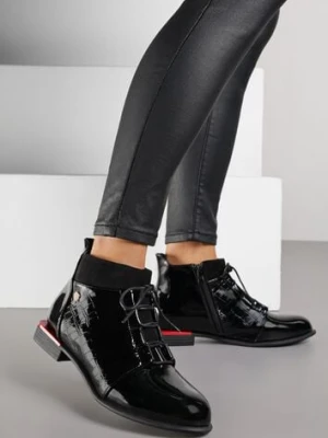 Czarne Botki Lakierowane Vices ze Sznurowaną Cholewką i Tłoczeniem Uzvila