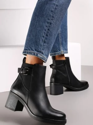 Czarne Botki na Słupku z Paskiem i Ozdobną Klamerką Xaline