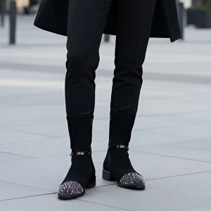 Botki damskie S. Barski, z ozdobnymi kamieniami na nosku i ocieplane futerkiem, czarne, MR52-165 S.Barski