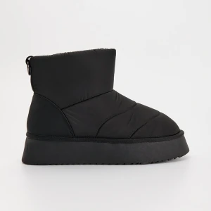 Czarne botki śniegowce na masywnej podeszwie House