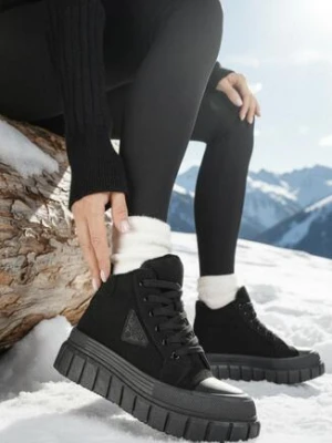 Czarne Botki Vices w Stylu Traperów z Grubą Tłoczoną Podeszwą z Ozdobą Alurriva