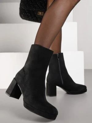 Czarne Botki Vices z Imitacji Zamszu na Platformie i Słupku Ozdobione z Kwadratowym Noskiem Faleanna