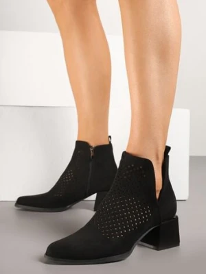 Czarne Botki z Ekozamszu z Ozdobnymi Wycięciami na Słupku z Metalicznym Detalem Naetha vices