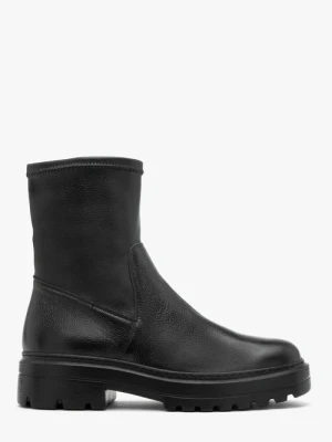 Czarne botki z elastyczną cholewką na płaskiej podeszwie Ryłko