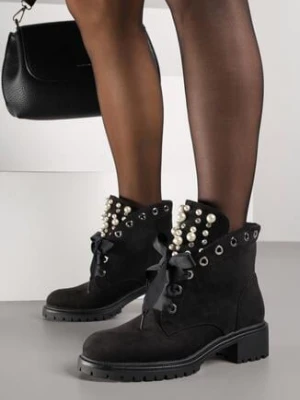 Czarne Botki z Imitacji Zamszu z Językiem Ozdobionym Perełkami i Cyrkoniami Jovirra