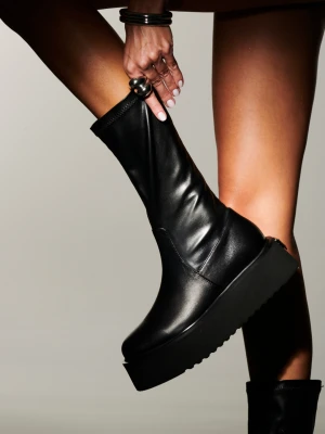 Czarne botki ze stretchem CARINII B10499-E50-000-000-000