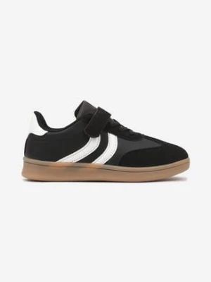 Czarne Buty Sportowe w Stylu Tenisówek z Rzepem i Naszywkami Isenora