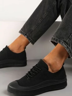 Czarne Trampki z Siateczkową Cholewką i Tłoczoną Podeszwą Lalnai