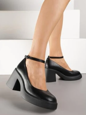 Czarne Czółenka na Obcasie i Platformie w Eleganckim Stylu Isivia