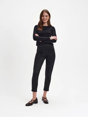 Czarne eleganckie legginsy Top Secret