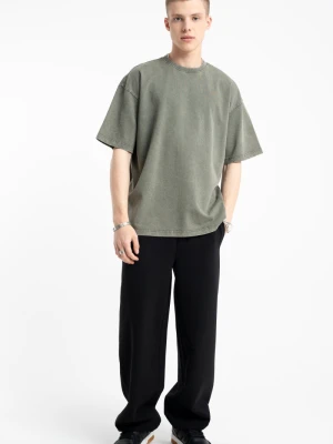 Czarne eleganckie spodnie o sportowym kroju Reporter