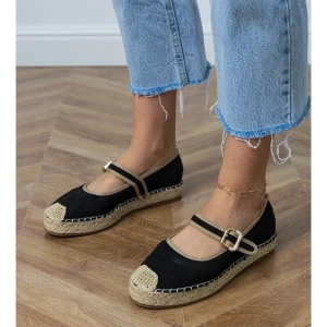 Czarne espadryle z ozdobną sprzączką