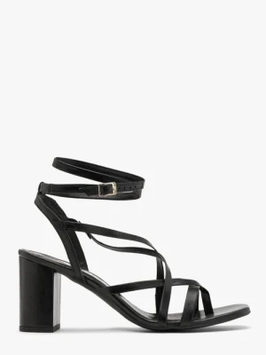 Czarne japonki na obcasie Ryłko