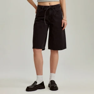 Czarne jeansowe bermudy z dołączonym paskiem House