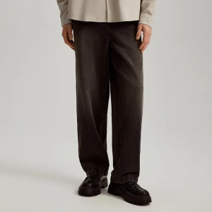 Czarne jeansy baggy fit z efektem sprania House