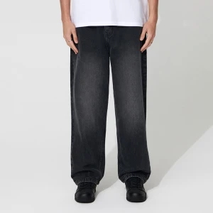 Czarne jeansy baggy fit z haftem i naszywką House