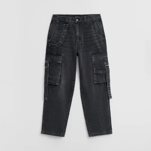Czarne jeansy baggy fit z kieszeniami cargo House