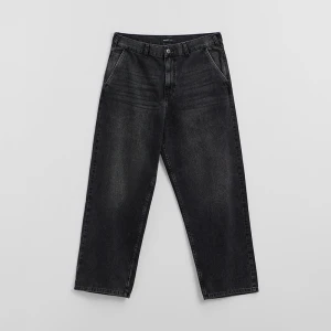 Czarne jeansy skater fit jasnoniebieskie House