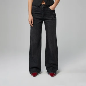 Czarne jeansy straight fit hight waist House