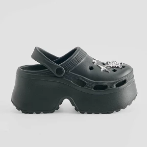 Czarne kapki typu chunky na platformie House