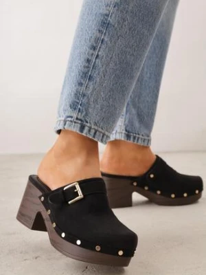 Czarne Klapki Chodaki na Słupku z Imitacji Drewna Zdobione Nitami i Sprzączką Salona lady glory