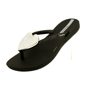 Czarne Klapki MAXI FASHION Kids Ipanema 82598 ze srebrnym serduszkiem
