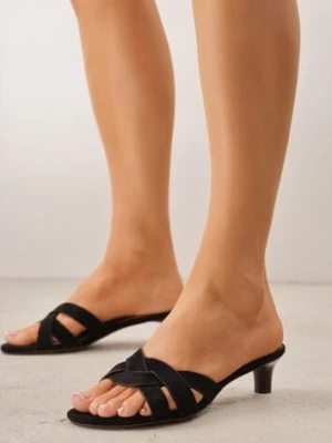 Czarne Klapki na Kaczuszce VICES Ozdobione Geometryczną Cholewką Nedanoire