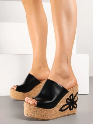 Czarne Klapki na Koturnie z Ozdobnym Kwiatem Rinovera tulipano