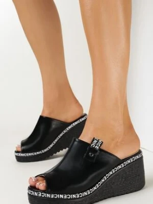 Czarne Klapki na Koturnie z Szerokim Paskiem Eshala vices