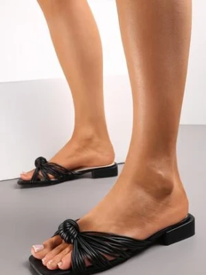 Czarne Klapki na Płaskim Obcasie ze Splątanymi Paskami Melani