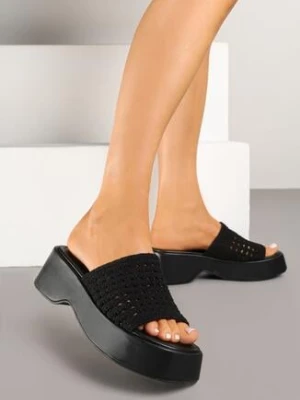 Czarne Klapki na Platformie z Ażurowym Paskiem Tenelina c'm paris