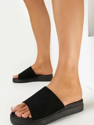 Czarne Klapki na Platformie z Perforacją Issoma