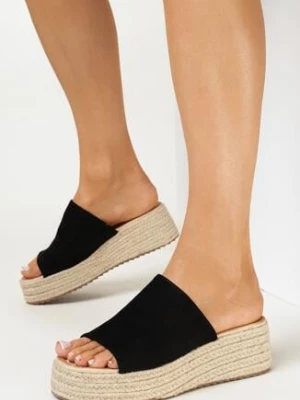 Czarne Klapki na Plecionej Platformie z Koturnem i Szerokim Paskiem Tasalania