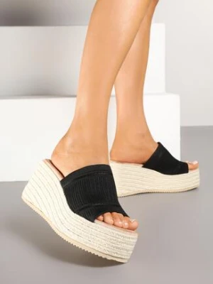 Czarne Klapki na Plecionym Koturnie z Cholewką w Paski Neoviris