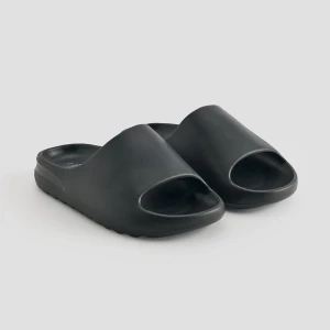 Czarne klapki piankowe House