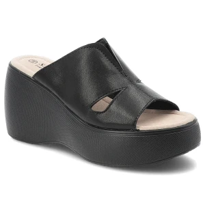 Czarne Klapki S.Barski Stylowe Obuwie Damskie Na Koturnie