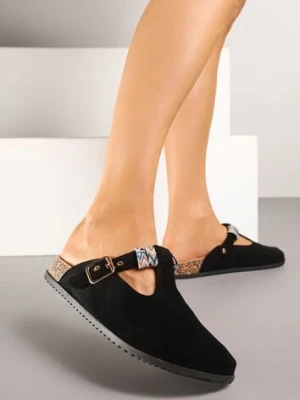 Czarne Klapki Typu Chodaki Zdobione Wycięciami i Sprzączką Nilinore givana