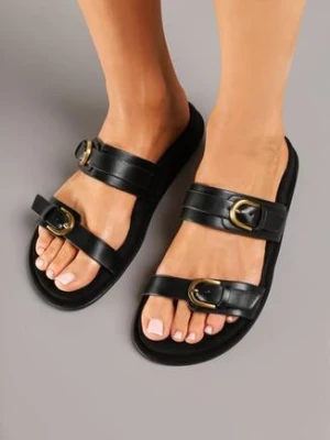 Czarne Klapki Vices Ozdobione Klamrami i Dwoma Paskami Nilamora