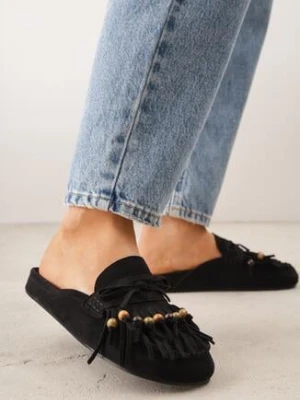 Czarne Klapki VICES Typu Mule z Koralikami Frędzlami i Kokardą Dioleora