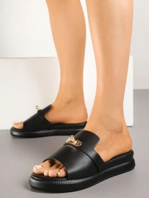 Czarne Klapki z Metaliczną Ozdobą Zelmio weide