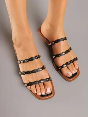 Czarne Klapki z Metalicznymi Aplikacjami i Trzema Paskami Korritia c'm paris