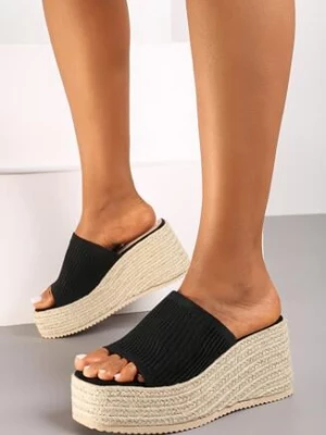 Czarne Klasyczne Klapki na Plecionym Koturnie Nelmarin