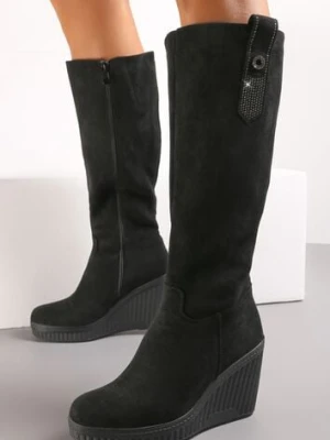 Czarne Kozaki na Koturnie i Niskiej Platformie z Paskiem w Cyrkonie Opalesce