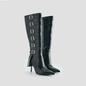 Czarne kozaki na szpilce z ozdobnymi klamerkami House