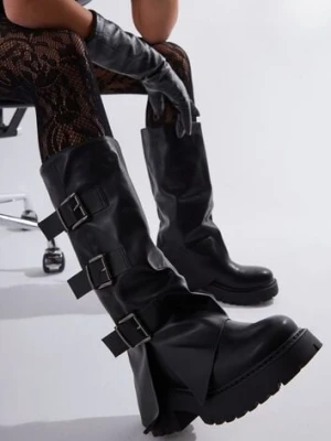 Czarne Kozaki VICES z Wywiniętą Cholewką Zdobioną Sprzączkami Anileria