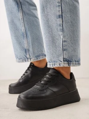 Czarne Kultowe Sneakersy na Grubej Podeszwie z Perforacją na Nosku Lissina ballada