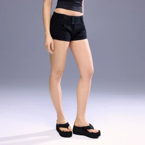 Czarne mikroszorty z niskim stanem i dżetami House